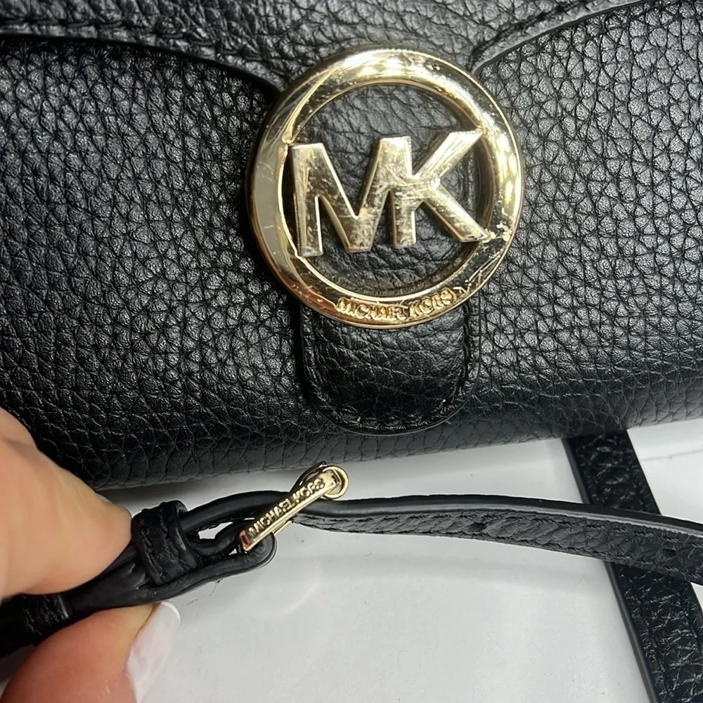 Michael Kors Vanna Black Pebbled Leather Crossbody Wallet Organizer Bag